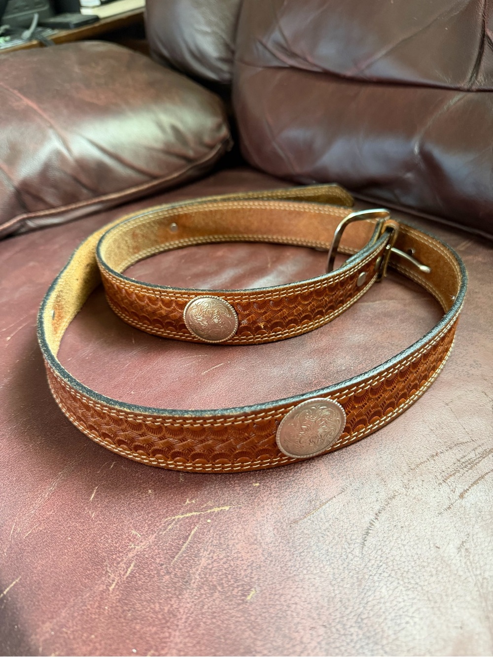Vintage Tooled Brown Leather Western Belt
